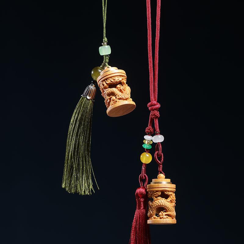 香袋 ペア 白檀 サンダルウッド 木製 彫刻 透かし彫り ドラゴン柄 筒型 アロマ 匂い袋 リュック バックパック 車内 吊り下げ 飾り