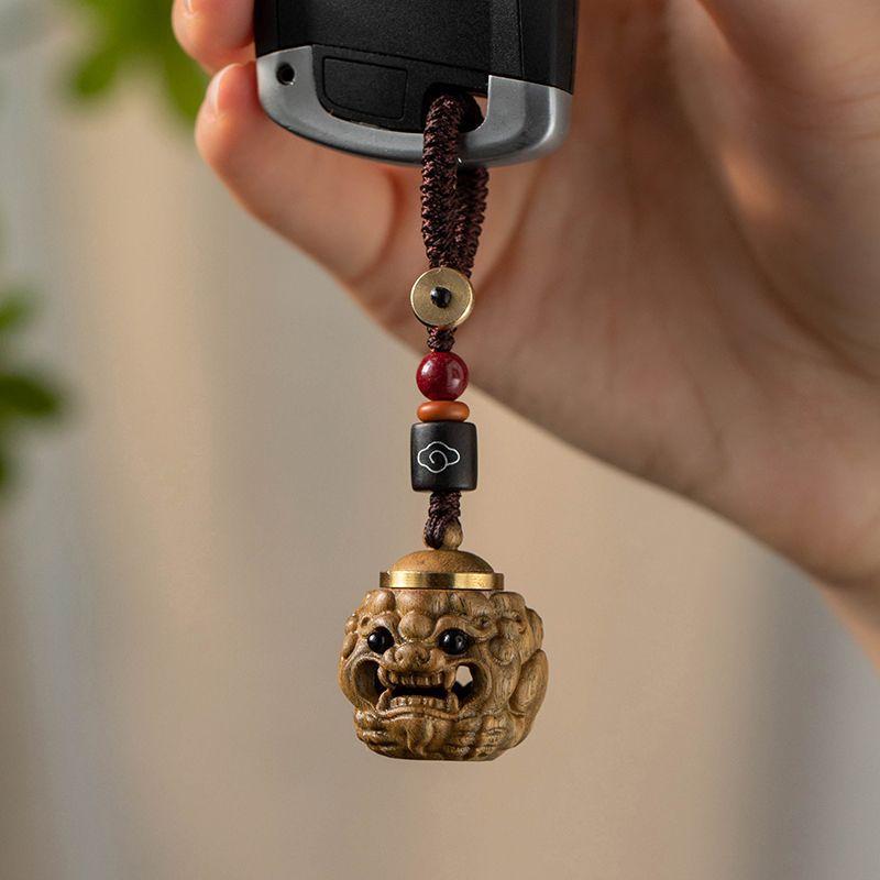 キーホルダー スマホストラップ バッグチャーム 緑檀木製 かわいい 貔貅 縁起物 開運 お守り USBメモリ収納 アロマサシェ 多機能 通勤 通学 普段使い 木製小物