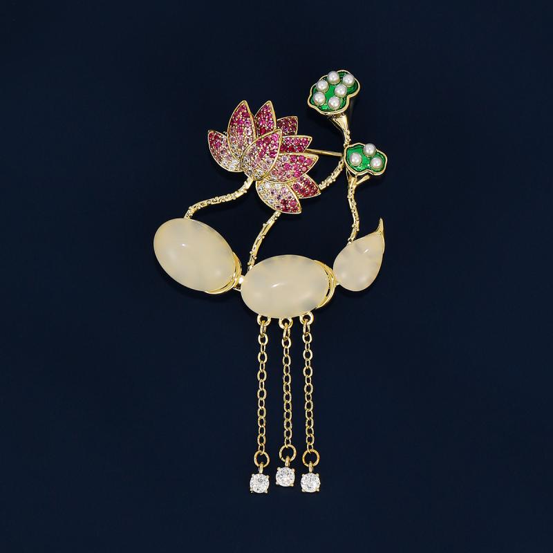 ブローチ 蓮の花 蓮根 リーフ タッセル ジルコニア 銅製 高級感 和風 アジアンテイスト 個性的 ユニセ..