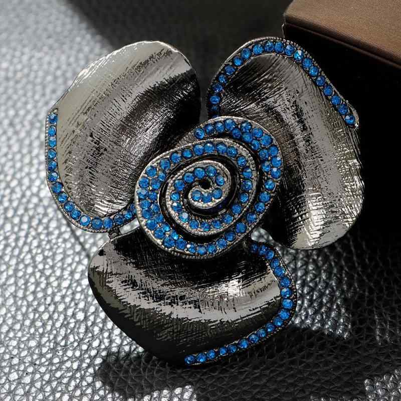 ブローチ レディース 韓国風 ファッション おしゃれ ビッグサイズ 山茶花 花 コサージュ メタル ライン..