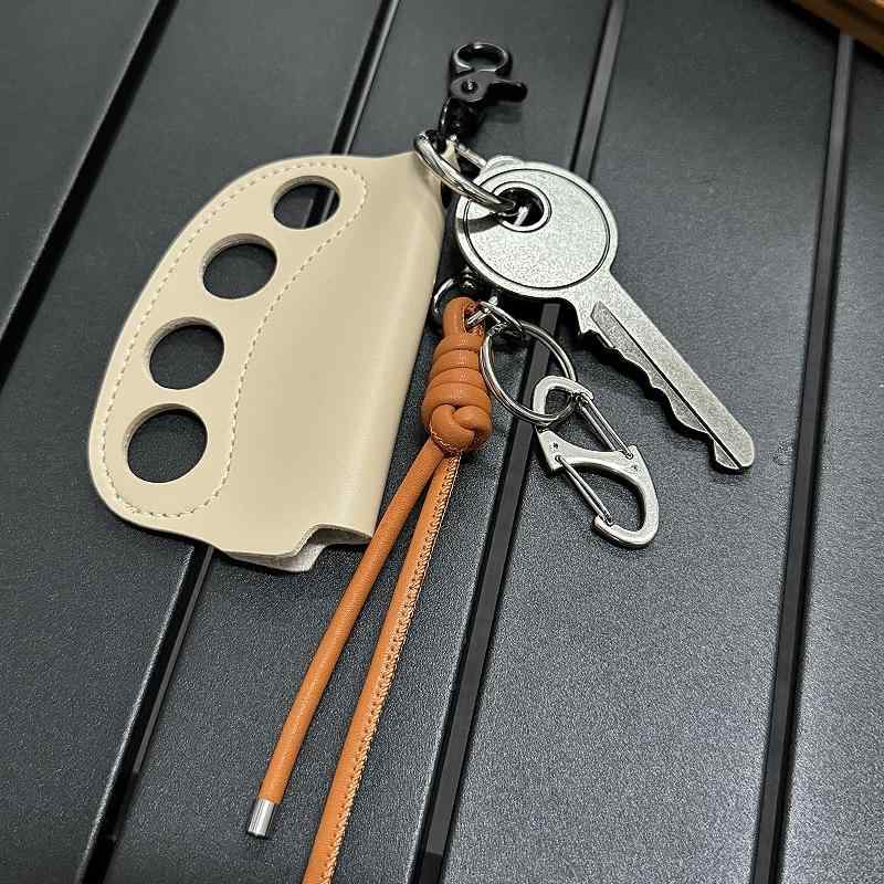 キーホルダー バッグチャーム ウエストチャーム レトロ ヴィンテージ アウトドア キャンプスタイル クリーン 高級感 トレンド 金属製 ..