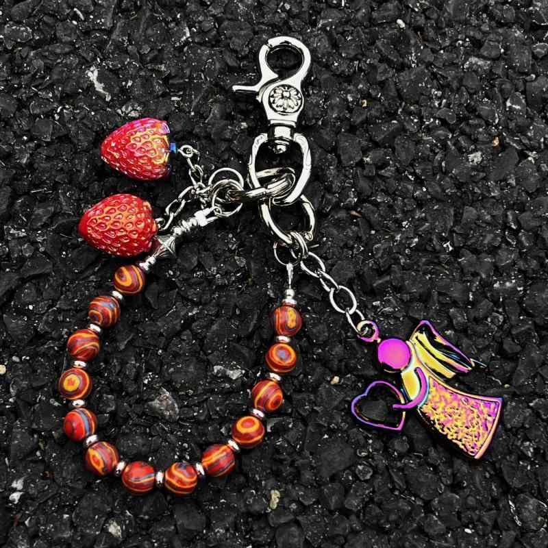 キーホルダー スパイラル 渦巻き トルコ石 橙色 チェーン ヴィンテージ アメリカン 個性的 カジュアル 合金製 高級感 手作り ストロベリー いちご ハート 天使 オーロラ バッグチャーム 普段使い ファッション小物