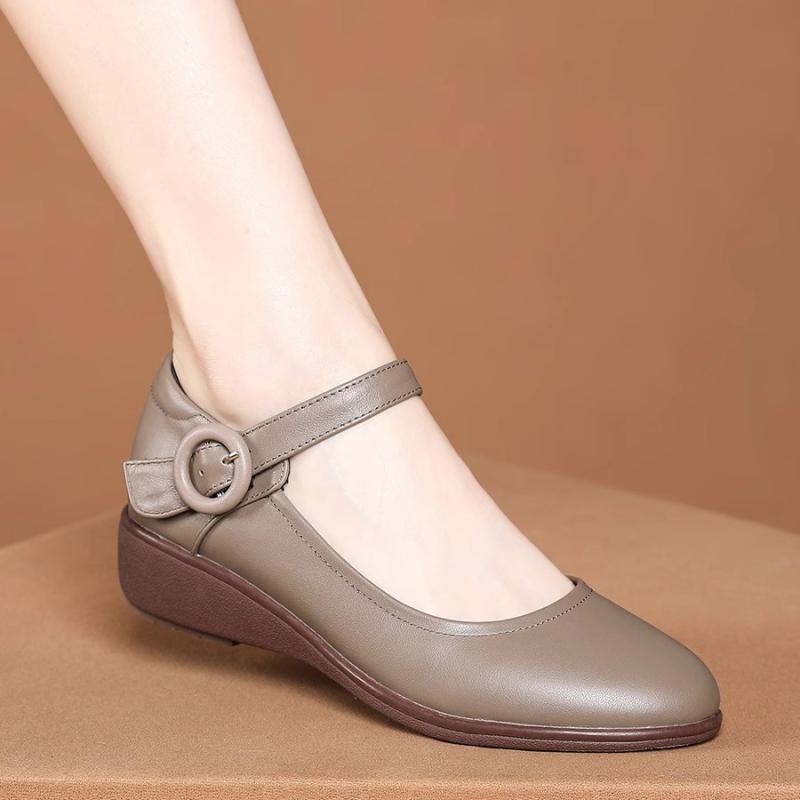 パンプス レディース ウェッジソール メリージェーン レザーシューズ ラウンドトゥ ワンストラップ 浅履き ローヒール 普段使い デイリーユース 快適な履き心地...
