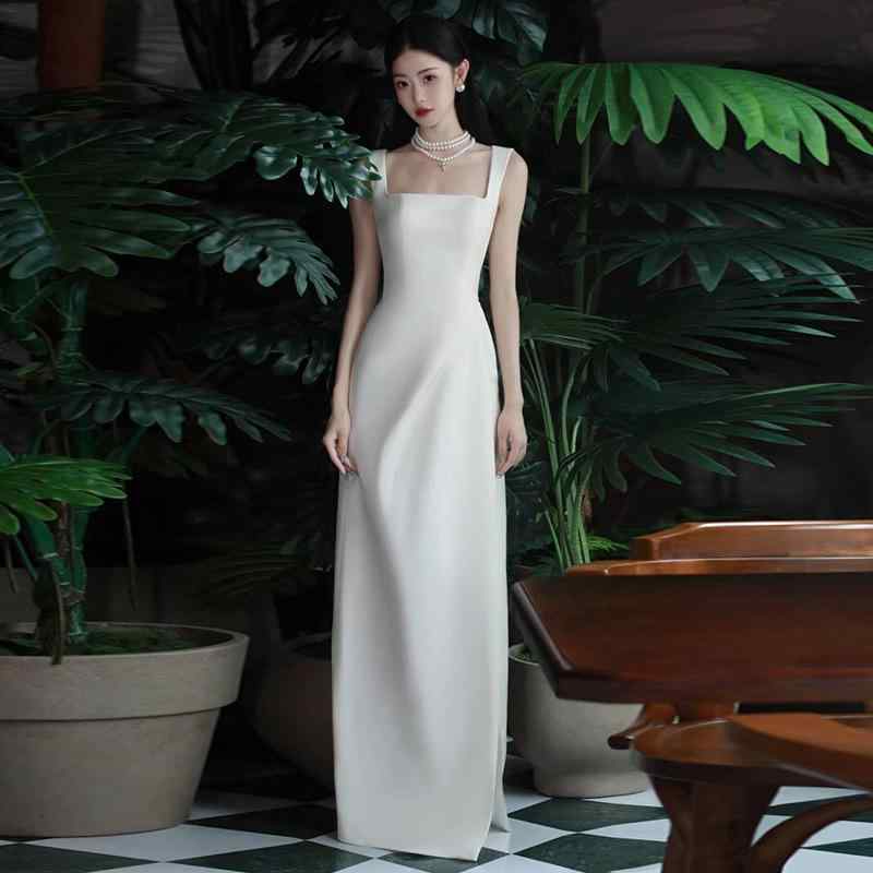 ウェディングドレス レディース 女性用 サテン生地 高級感 キャミソール ストラップ ノースリーブ シンプル エレガント 上品 ロング丈 マキシ丈 ホワイト 白 カジュアル 入籍 ロケーションフォト 前撮り 後撮り フォトウェディング 春夏