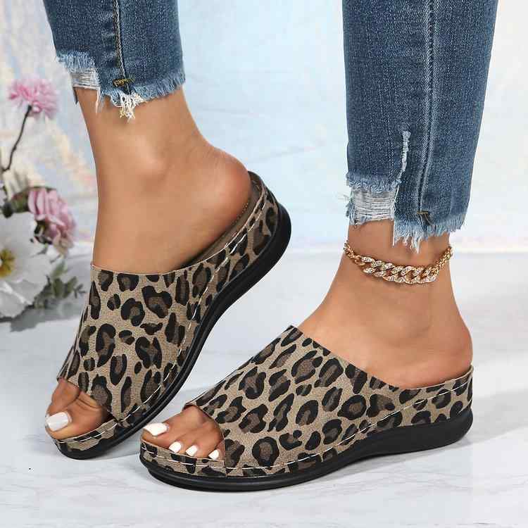 サンダル レディース オープントゥ ウェッジソール ヒョウ柄 大きいサイズ 欧米風 春夏 合成皮革 ラバーソール 軽量 安定感 カジュアル リゾート デイリーユース ワンバンド