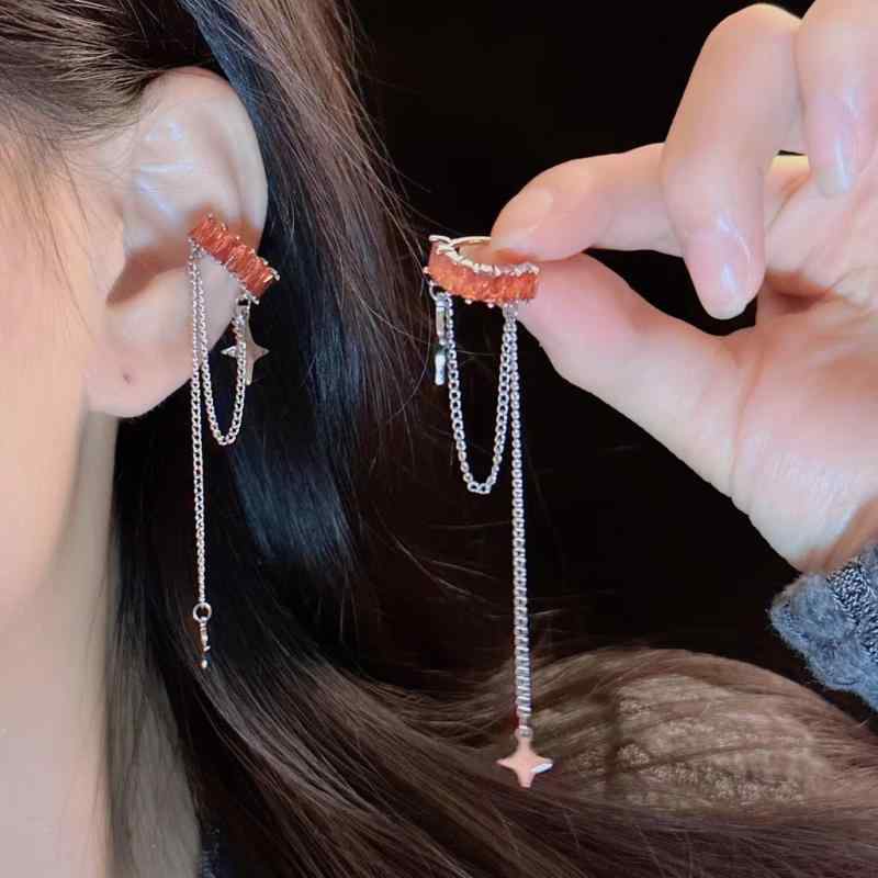イヤリング イヤーカフ レディース ノンホールピアス 星型 スター タッセル ジルコニア オレンジレッド テラコッタ キラキラ 銅製 高級感 個性的デザイン 秋冬