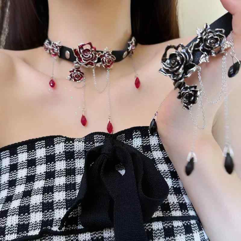 チョーカー レディース 甘辛 スイートクール エナメル加工 バラモチーフ タッセル 個性派 合金 トレンド ファッション ネックレス アクセサリー レッド ブラック
