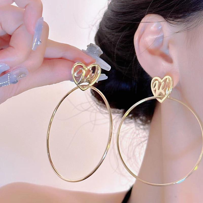 ピアス イヤリング レディース 合金製 高級感 ハート リング 個性派デザイン 電気メッキ加工 エレガント クール 大人セクシー スタイリッシュ オフィス カジュアル 普段使い 万能