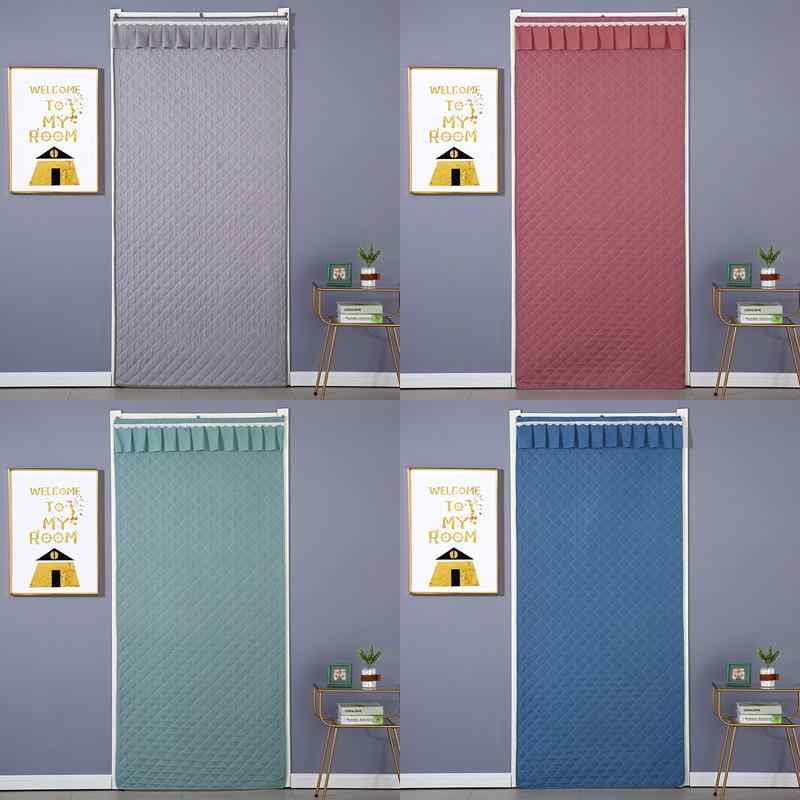 ドアカーテン 冬物 寒さ対策 厚手 コットン ポリエステル キルティング 防音 間仕切り 穴あけ不要 工具不要 冷気遮断 断熱 保温 無地 シンプル モダン 寝室 リビング 目隠し