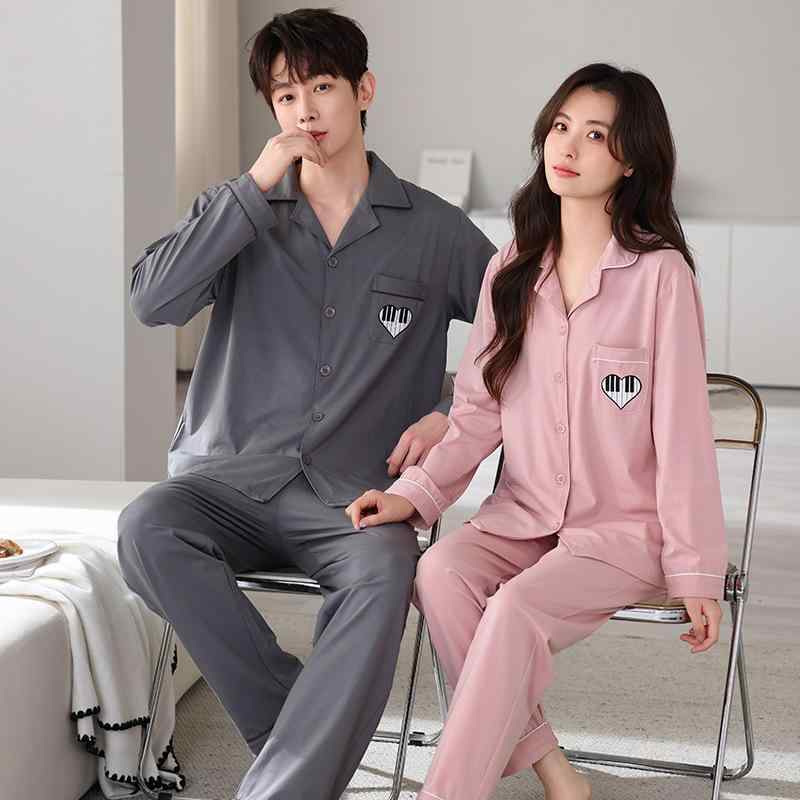 ・カテゴリ: パジャマ・主な素材: 綿95%以上100%未満・デザイン: カーディガン・スタイル: シンプルカジュアル・厚さ: 適度 (181-200g/平米)・ネックライン: 襟付き、ポロ襟・袖丈: 長袖・丈: ロングパンツ・機能: リラックス、通気性、睡眠、バスタイム、部屋着、涼しい、快適、外出着・適用シーズン: 夏、春、秋・適用シーン: アウトドア、部屋着、ホテル浴場、結婚式撮影・サイズ展開: レディースM, L, XL, XXL、メンズL, XL, XXL, XXXL