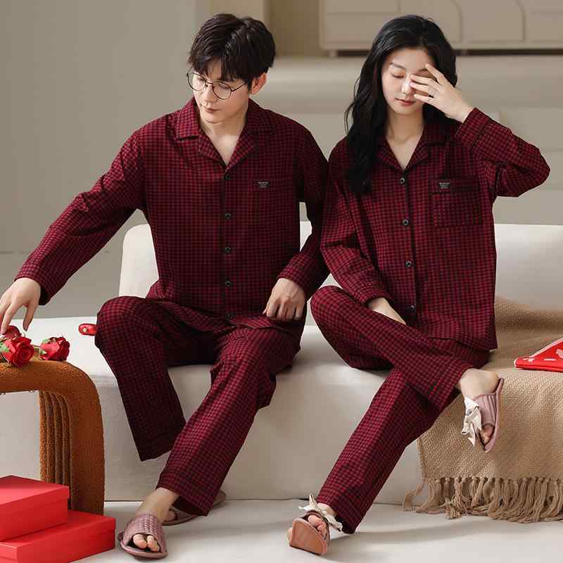 ・カテゴリ: セットアップ・主な素材: 綿95%-100%・厚さ: 中厚・生地厚さ: 181-200g/平米・ネックライン: 襟付き、ポロ襟・袖丈: 長袖・丈: 長ズボン・機能: カジュアル、通気性、睡眠、入浴、伸縮性、部屋着、保温、涼感、快適、外出可能・季節: 夏、冬、春、秋、オールシーズン・シーン: アウトドア、部屋着、ホテル浴場、ウェディングフォト・サイズ展開: 女性M、女性L、女性XL、女性XXL、男性L、男性XXL、男性XXXL・スタイル: カーディガン、高級感