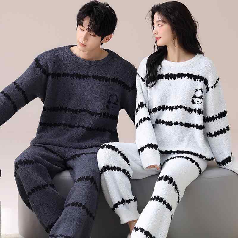 ・カテゴリ: セットアップ・主な素材: ポリエステル100%・スタイル: プルオーバー・厚さ: 中厚・ネックライン: クルーネック・袖丈: 長袖・丈: フルレングス・特徴: カジュアル、ルームウェア、保温、快適、普段着・サイズ展開: レディース M, L, XL, XXL、メンズ L, XL, XXL, XXXL・柄: アニメ柄