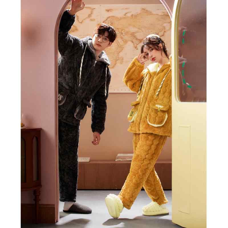 パジャマ カップル 男女兼用 秋冬 防寒 保温 三層中綿 コーラルフリース ルームウェア 部屋着 上下セット 前開き フード付き 長袖 長パ..