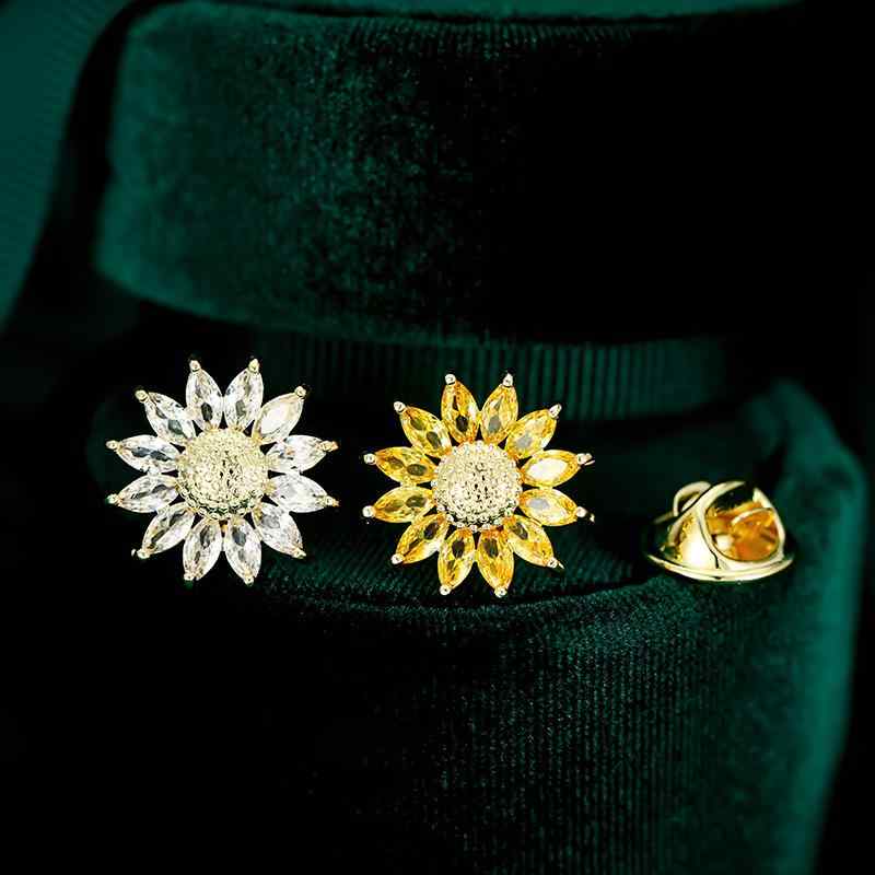 ブローチ 女性用 韓国ファッション おしゃれ マイクロパヴェ ジルコニア ひまわり 花モチーフ 小さめ ..