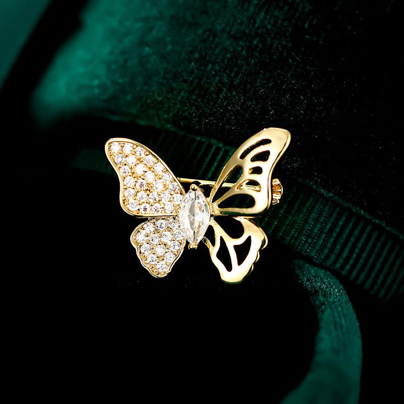 ブローチ レディース 女性用 韓国ファッション マイクロセッティング ジルコニア 透かし彫り 蝶 バタフ..