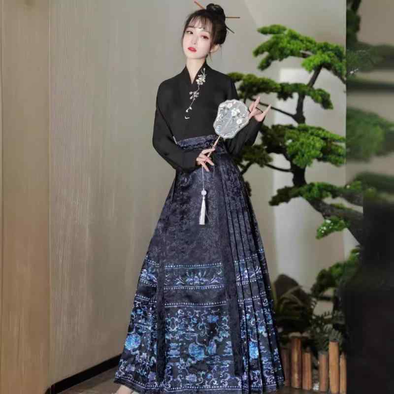 漢服 レディース 女性用 オリジナルデザイン 明朝様式 青花柄 刺繍 フルセット 馬面スカート 袴風 フレアスリーブトップス 中国伝統衣..