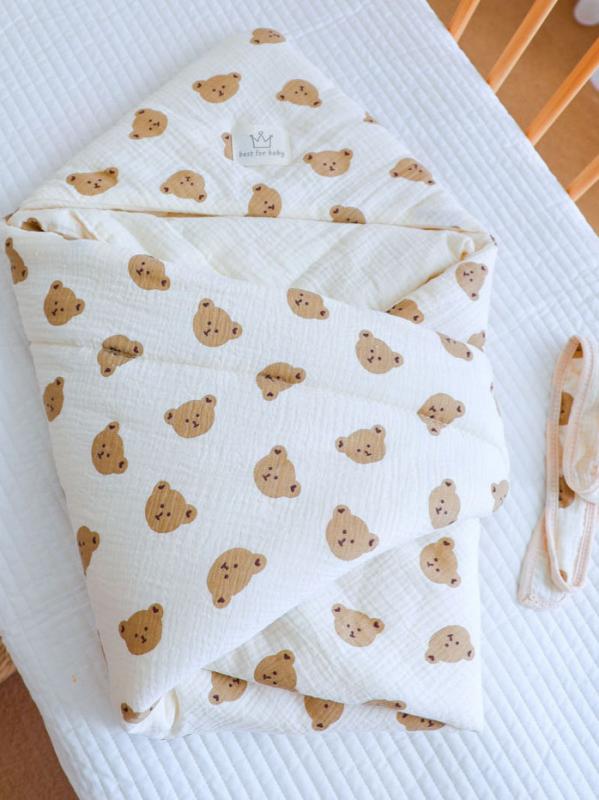 ・カテゴリ: 抱き布団・主な素材: 綿95%以上・柄: カートゥーン、キャラクター・カラー展開: 星と月のクマ、ピンクのうさぎ、月のクマ、ハート、目玉焼き、水玉・サイズ: 95cm×95cm・重さ: 約450g・安全基準: クラスA・対象年齢: 新生児(0～1歳、身長80cm以下)