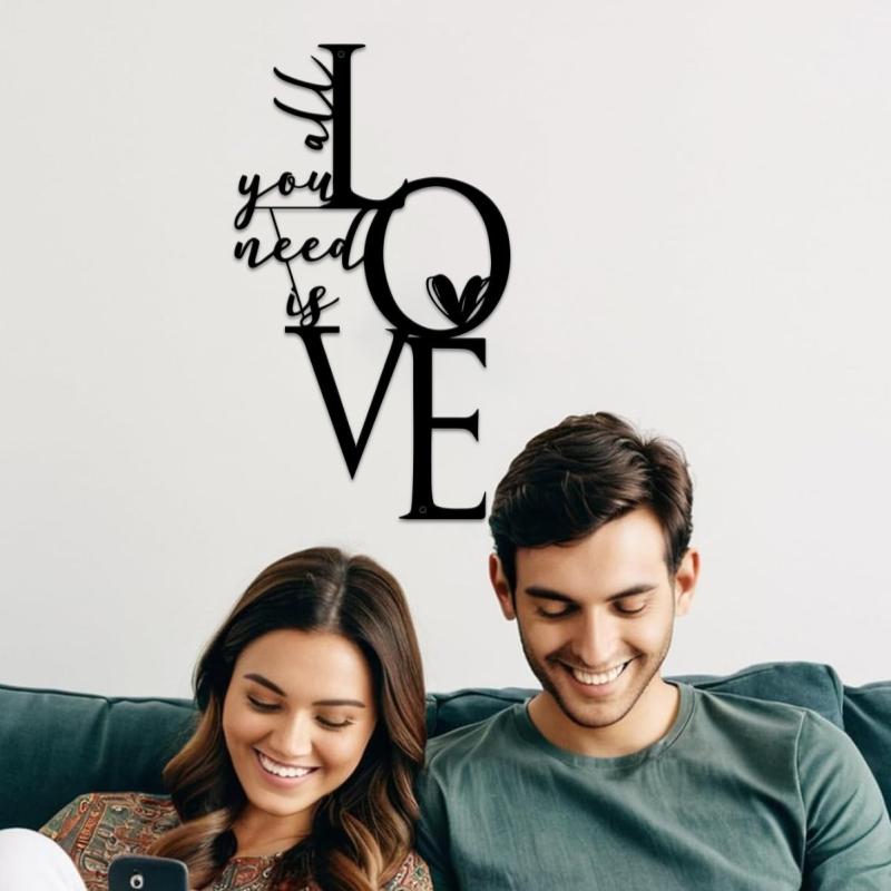 ウォールデコレーション ラブモチーフ インテリア メタル製 壁掛けアート リビング 寝室 玄関 アメリカンスタイル 北欧風 スタイリッシュ 装飾オブジェ ブラック