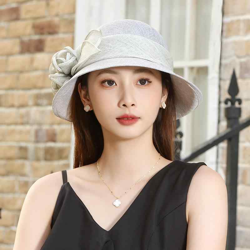 ・カテゴリ: 遮陽帽・流行要素: 花柄・帽頂スタイル: 円形・つばスタイル: 広つば・カラー展開: グレー, ハーブグリーン, オフホワイト, キャメル, ヘンプグリーン・サイズ展開: M（55-57cm）・機能: 日焼け防止, 通気性, 遮光・スタイル: レトロ, ブリットレトロ, フレンチレトロ・素材: 麻混紡, ポリエステル・スタイル分類: 文芸レトロ・加工方法: 手編み, ハンドメイド・流行要素分類: 植物花柄