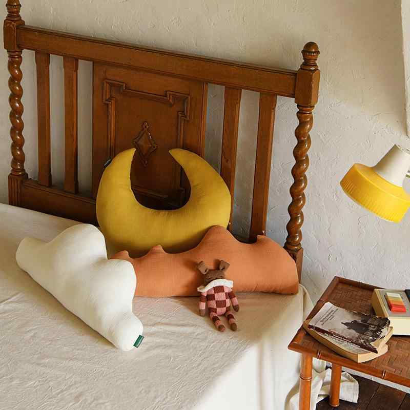 抱き枕 ベビー キッズ 赤ちゃん 子供 インスタ風 北欧風 月形 雲形 山形 変形 クッション 純綿 コットン ポリエステル 横向き寝 寝返り 安眠 サポート 撮影小物 フォトプロップス ホワイト ブラウン