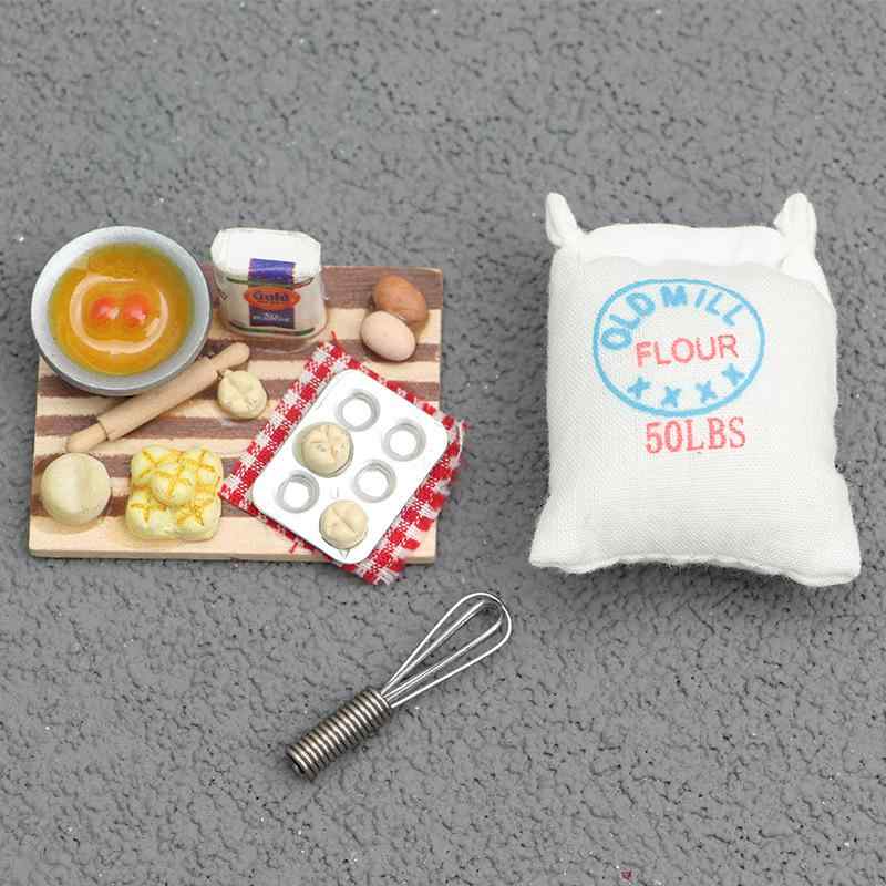 ドールハウス キッチン 1/12 ミニチュア キッチン雑貨 泡立て器 ケーキスタンド 小麦粉 セット 精巧 リ..
