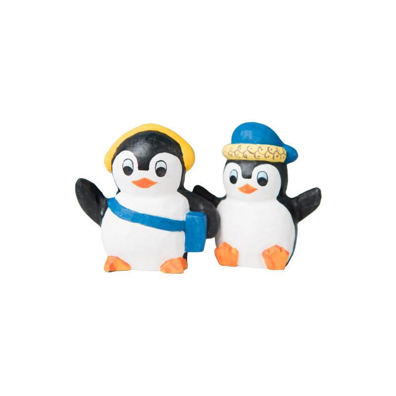 木製工芸品 子供 ペンギン 天然木 無垢材 シナノキ製 置物 オブジェ フィギュア 飾り インテリア デコレーション モダン シンプル プレゼント ギフト