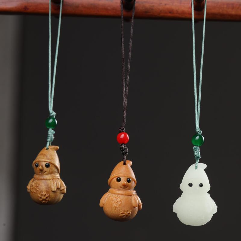 キーホルダー 白檀 緑檀 香木 彫刻 かわいい 雪だるま 夜光石 蓄光 スマホストラップ 携帯ストラップ バッグチャーム リュックサック キーリング 小物 アクセサリー