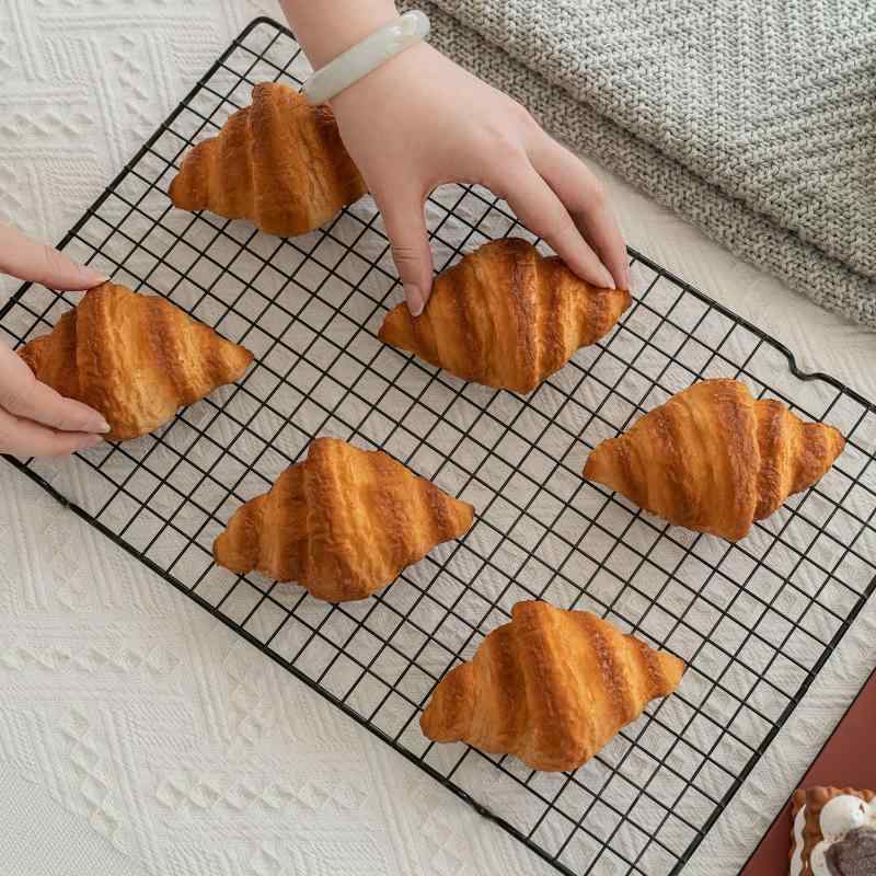 食品サンプル パン クロワッサン フェイクフード 模型 ディスプレイ 置物 キャンプ アウトドア 朝食 撮影用 小物 PU素材 リアル質感