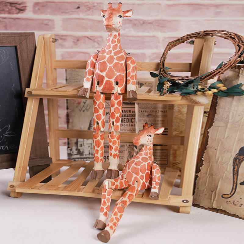 置物 キリン 足ぶら 木彫り シナノキ製 かわいい ハンドメイド オフィス デスク リビング 玄関 インテリア オブジェ 装飾品 ナチュラルテイスト プレゼント ギフト 子供部屋