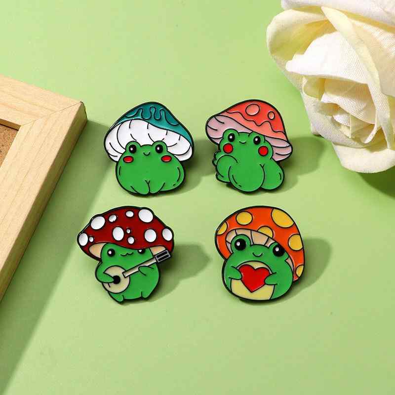 ブローチ 男女兼用 超かわいい ユニーク カエル キノコ キャラクター 動物 モチーフ 赤いハート 亜鉛合..