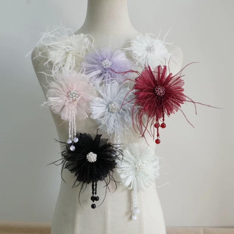 ブローチ パール パール 羽根 フェザー フリンジ タッセル 花 フラワー 高級感 華やか 上品 エレガント ヘアクリップ ヘアピン 髪飾り ヘアアクセサリー コサージュ フォーマル パーティー 結婚式 二次会 発表会 卒業式 入学式 セレモニー ポリエス