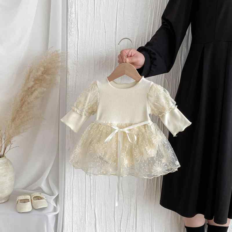 ・適応年齢: 新生児 (0～1歳)・性別: 女の子・袖丈: 長袖・主な素材: 綿95%、スパンデックス5%・開閉方式: プルオーバー・スタイル: かわいい・デザイン: ロンパース・カラー展開: アプリコット・適応身長: 66cm、73cm、80cm、90cm・カテゴリ: ロンパース