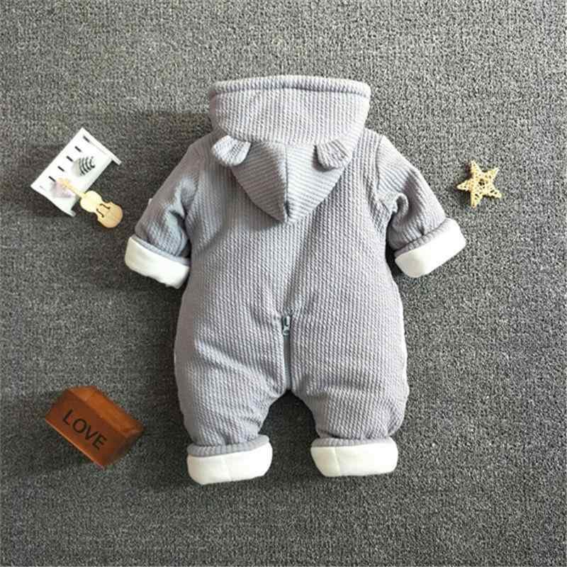 ・カテゴリ: ロンパース, カバーオール・素材: 綿・主な素材混率: 綿95%・対象年齢: 新生児 (0〜1歳, 80cm以下)・性別: ユニセックス・袖丈: 長袖・厚さ: 厚手・開閉: ジップアップ・スタイル: カジュアル・カラー展開: ピンク, グレー, レッド・サイズ展開: 66cm, 73cm, 80cm, 90cm・柄: うさぎ