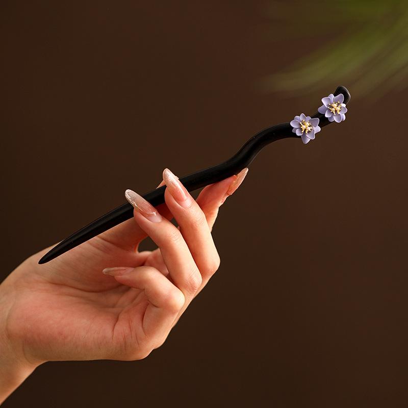 簪 檀木 木製 花 蝶 フラワー バタフライ 民族風 新中華風 古典風 漢服 チャイナドレス 和装小物 レトロ まとめ髪 ヘアアレンジ 上品 エレガント 結婚式 成人式 卒業式 パーティー 普段使い 春夏 髪飾り