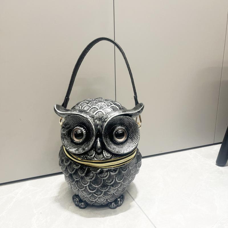 バッグ レディース 女性用 エンボス フクロウ ミニ ラウンド バケット ハンドバッグ ショルダーバッグ クロスボディ PVC ロック開閉 普段使い お出かけ ストリート 秋冬 ブラック シルバー レッド ゴールド