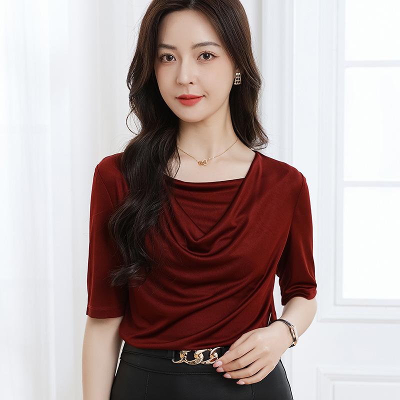 ・カテゴリ: Tシャツ・スタイル: きれいめ通勤・主な素材: 三アセテート繊維 50%〜70%未満・ネックライン: クルーネック・袖丈: 半袖・柄: 無地・加工: イージーケア・シルエット: 不規則・着丈: 50cm〜65cm・袖タイプ: レギュラー・デザイン: プリーツ・カラー展開: ホワイト, ブラック, カーキ, ライトグレー, チェリーレッド, キャラメル・サイズ展開: S, M, L, XL, XXL