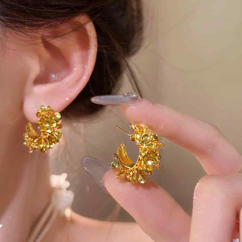 ・カテゴリ: 耳飾り・素材: 合金・デザイン: 花、植物・処理技術: 電気メッキ・カラー: ゴールド・スタイル: 新中式、個性トレンド・ターゲット: 女性