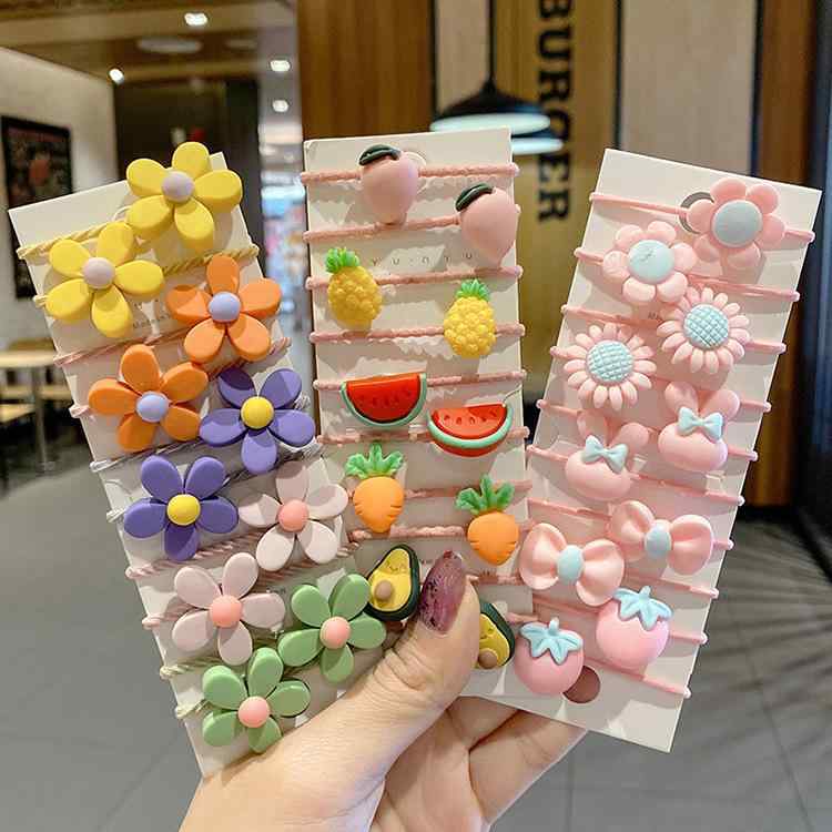 ・カテゴリ: 頭飾・主な素材: プラスチック/樹脂・加工: 手作り