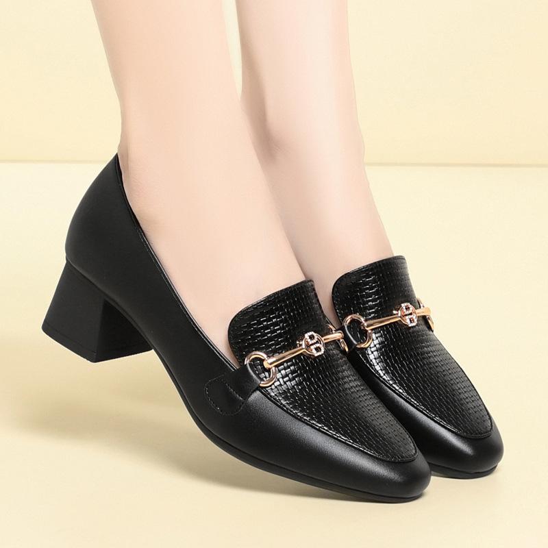 ローファー レディース ミセス 春秋 太ヒール スクエアヒール ラウンドトゥ 黒 合成皮革 エナメル調 柔らかな履き心地 快適 軽量 オフィス デイリー カジュアル 韓国ファッション