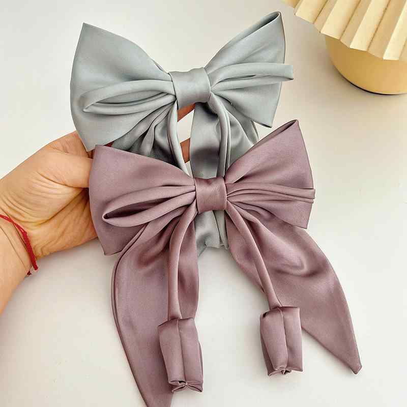 ・カテゴリ: ヘッドアクセサリー・スタイル: レディース・デザイン: 日韓風・デザインカテゴリ: 清新甜美・素材: 布・加工: 手作業・ヘアクリップの種類: スプリングクリップ・流行要素: 蝶結び、形状・パターン・カラー展開: ブラック、ベ...