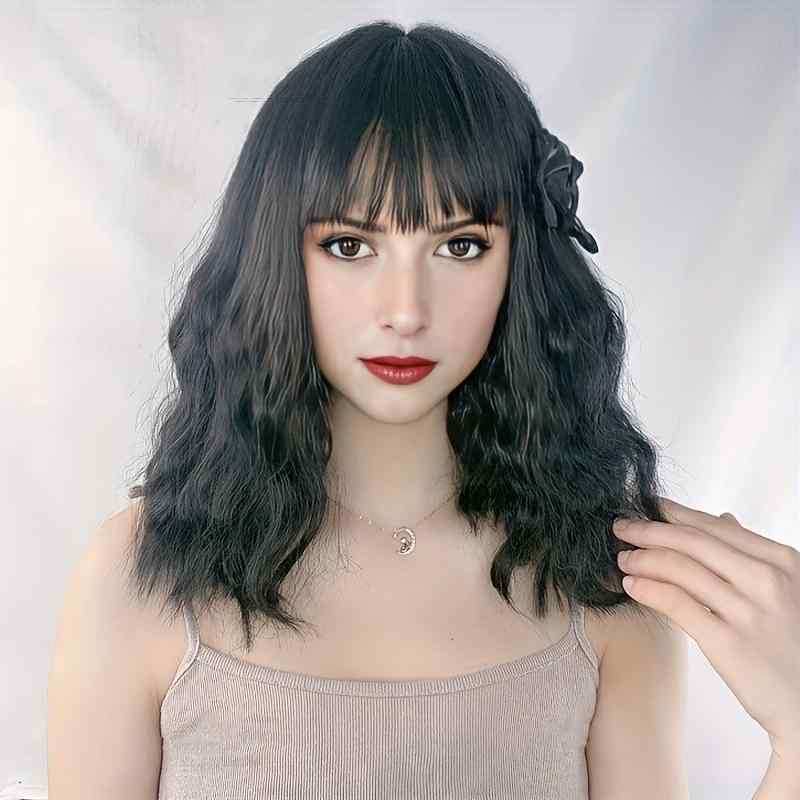 ・髪質: 耐熱ファイバー・ヘアスタイル: ショートカール、前髪あり・対象: ユニセックス・スタイル: ナチュラル・適用肌色: 全肌色対応・適用顔型: 全顔型対応・特徴: 全体ショートコーンパーマ・カラー展開: ブラック、ダークブラウン、ライ...