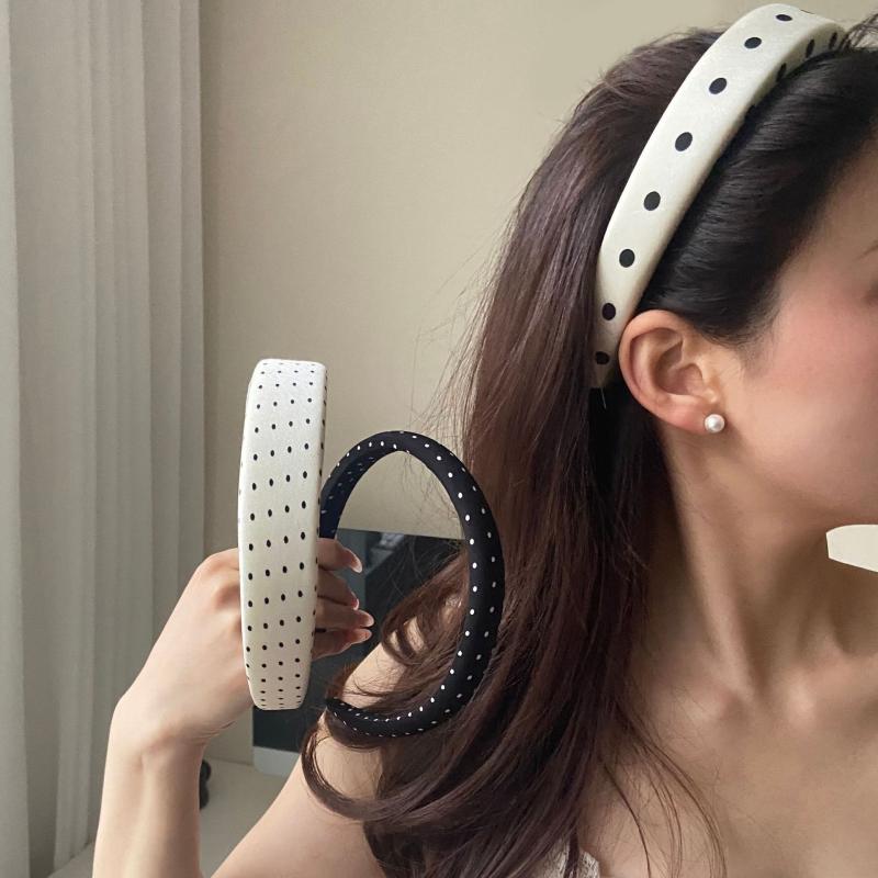 乐天商城 - カチューシャ レディース 女性用 布製 モノトーン ドット柄 水玉模様 フレンチレトロ クラシック スポンジ クッション ボリュームアップ 幅広 ワイド シンプル お出かけ デイリーユース 髪飾り