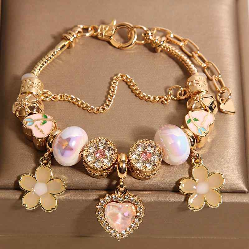 ブレスレット レディース 女性用 ヌードピンク ガラスビーズ 合金 人工宝石 ハート フラワー 星形チャーム モダンオリエンタル 高級感 上品 エレガント 普段使い お出かけ