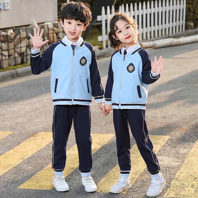・カテゴリ: 制服・学生服・対象年齢: 8歳以上（140cm以上）・対象性別: ユニセックス（男女兼用）・前開きタイプ: ジップアップ・スタイル: スポーティ、カジュアル、セットアップ・主な素材: 綿・生地加工: 柔軟加工・安全基準: B類・フード: なし・セット内容: パンツセット、長袖＋パンツ・カラー展開: ブルーTシャツ、レッドTシャツ、レッドパンツ＋アウター2点セット、ブルーパンツ＋アウター2点セット、レッドTシャツ3点セット、ブルーTシャツ3点セット、レッドフェイクレイヤードTシャツ3点セット、ブルーフェイクレイヤードTシャツ3点セット、レッド男児4点セット、レッド女児4点セット、フェイクレイヤード長袖Tシャツ・対応身長: 90cm、100cm、110cm、120cm、130cm、140cm、150cm、160cm、170cm、180cm