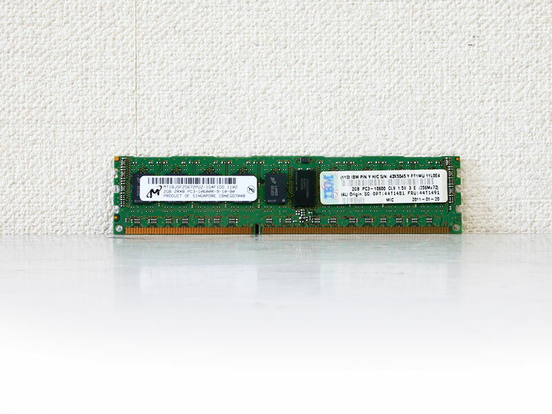 商品説明 44T1491 IBM 2GB DDR3-1333 PC3-10600 ECC Registered Micron Technology MT18JSF25672PDZ-1GF1DDのOEM品です。 中古品、動作確認済み。 ※ サーバー用メモリですので通常のPCでは使用できません。 商品の詳細 メーカー:IBM IBM P/N:43X5045 IBM FRU:44T1491 製造元:Micron Technology 型番:MT18JSF25672PDZ-1GF1DD 容量:2GB メモリタイプ:DDR3-1333/PC3-10600 レジスタ:Registered エラーチェック:ECC 電圧:1.5V Pin:240pin 付属品 なし (メモリ本体のみです)