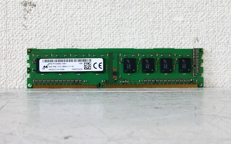 商品説明 698650-581 HP 4GB PC3-12800U DDR3-1600 Micron Technology MT8JTF51264AZ-1G6E1のOEM品です。 中古品、動作確認済み。 商品の詳細 メーカー:Hewlett-Packard P/N:698650-581 製造元:Micron Technology 型番:MT8JTF51264AZ-1G6E1 容量:4GB メモリタイプ:PC3-12800U DDR3-1600 レジスタ:Unbuffered エラーチェック:non-ECC 電圧:1.5V Pin:240pin 付属品 なし (メモリ本体のみです)