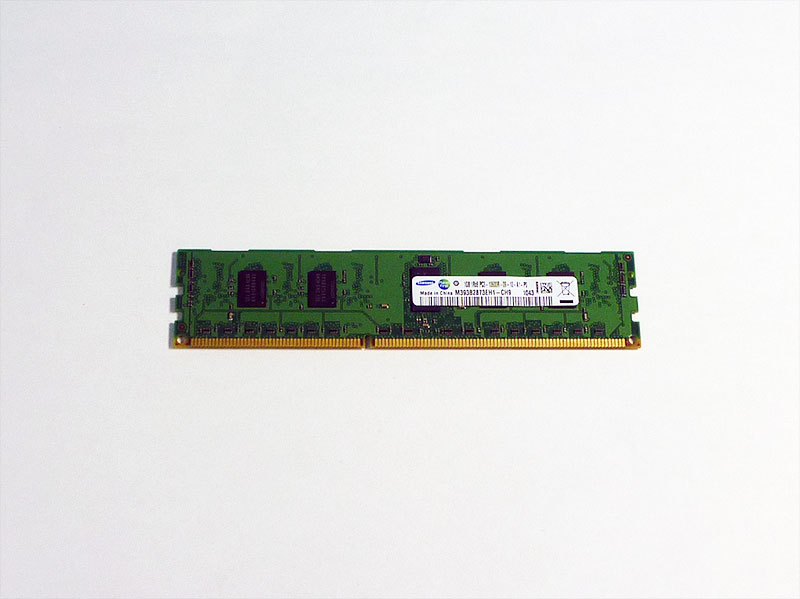 M393B2873EH1-CH9 SAMSUNG 1GB PC3-10600R REG ECC 