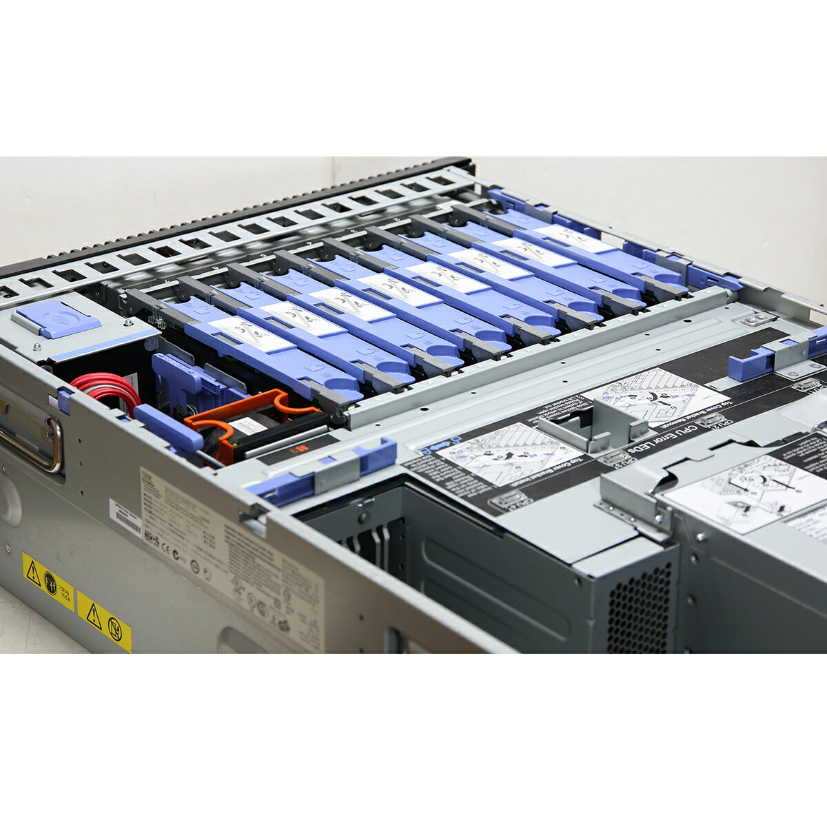 System x3850 X5 7143-AC...の紹介画像3