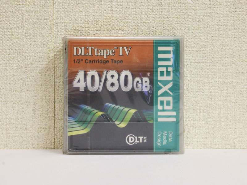 商品の詳細 maxell DLTtape IV データカートリッジ 40/80GB D88/1800 外箱に色あせ・傷汚れ有り。中身は未開封新品です。 仕様 メーカー:maxell/日立マクセル 商品名:DLTtape IV データカートリッジ 規格:Digital Linear Tape 記憶容量 非圧縮時:20/35/40 GB 記憶容量 圧縮時:40/70/80 GB JAN:4902580253042