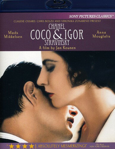 ◆タイトル: Coco Chanel ＆ Igor Stravinsky◆現地発売日: 2010/09/28◆レーベル: Sony Pictures◆その他スペック: AC-3/DOLBY/ワイドスクリーン/英語字幕収録 輸入盤DVD/ブルーレイについて ・日本語は国内作品を除いて通常、収録されておりません。・ご視聴にはリージョン等、特有の注意点があります。プレーヤーによって再生できない可能性があるため、ご使用の機器が対応しているか必ずお確かめください。詳しくはこちら ◆言語: フランス語 ◆字幕: 英語 フランス語◆収録時間: 119分※商品画像はイメージです。デザインの変更等により、実物とは差異がある場合があります。 ※注文後30分間は注文履歴からキャンセルが可能です。当店で注文を確認した後は原則キャンセル不可となります。予めご了承ください。Paris 1913. At the Theatre Des Champs-ElysTes, Igor Stravinsky premieres The Rite of Spring. Coco Chanel is mesmerized... But the revolutionary work is too modern: The enraged audience boos. A near riot ensues. Seven years later, Coco Chanel meets Stravinsky again - a penniless refugee living in exile after the Russian Revolution. The attraction between them is immediate and electric. Coco offers Stravinsky and his family the use of her villa in Garches so that he will be able to continue his work. And so a passionate, intense love affair between two fascinating creative giants beginsCoco Chanel ＆ Igor Stravinsky ブルーレイ 【輸入盤】